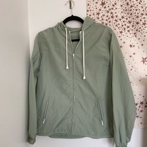 Light weight windbreaker